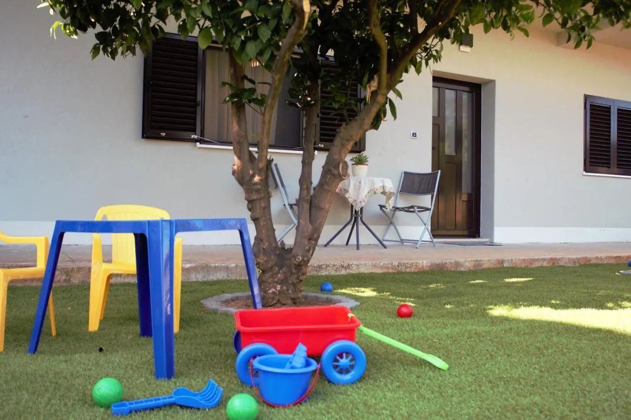 Nest For A Rest Apartment Seget Vranjica Croatia
