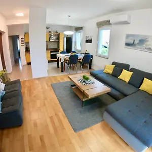 Apartament Sunny By The, Kaštel Štafilić